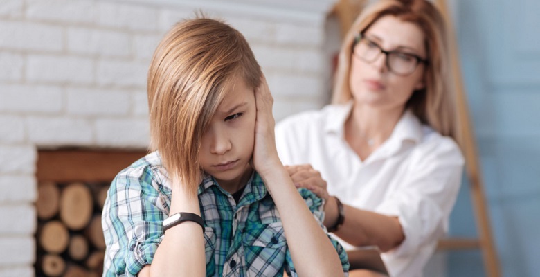 Странное поведение подростка: трудный возраст или зависимость?